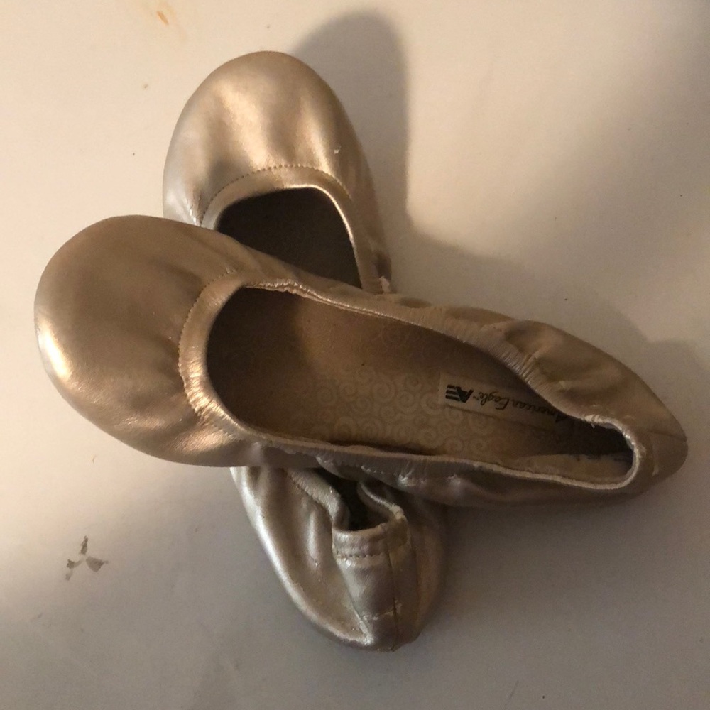 Gold ballet flats!
